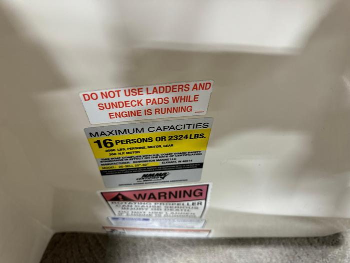 Used 2010 Bennington 2550