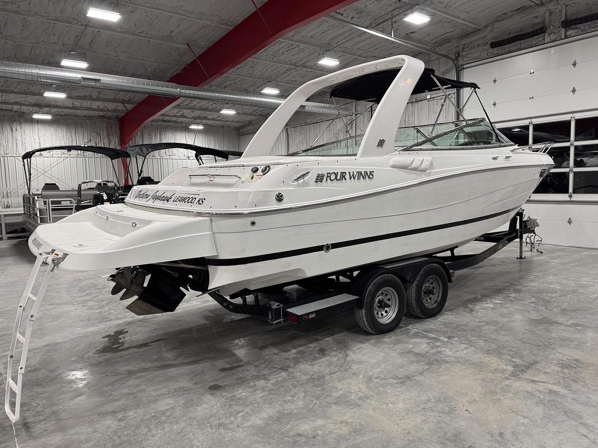 Used 2005 Four Winns 285 Sundowner