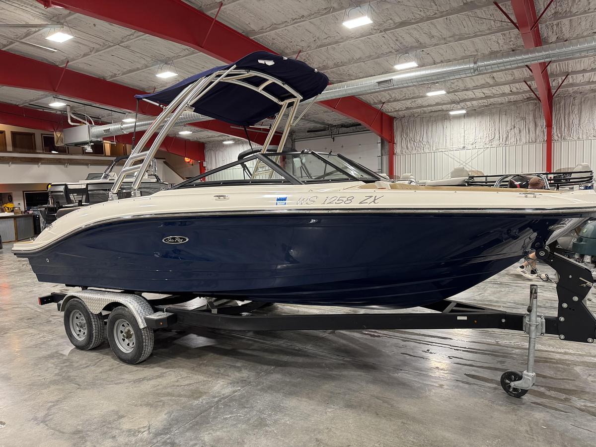Used 2019 Sea Ray SPX 210