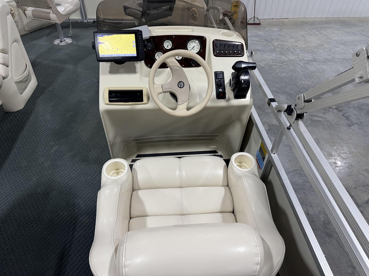 Used 2002 Bennington 2275 FS