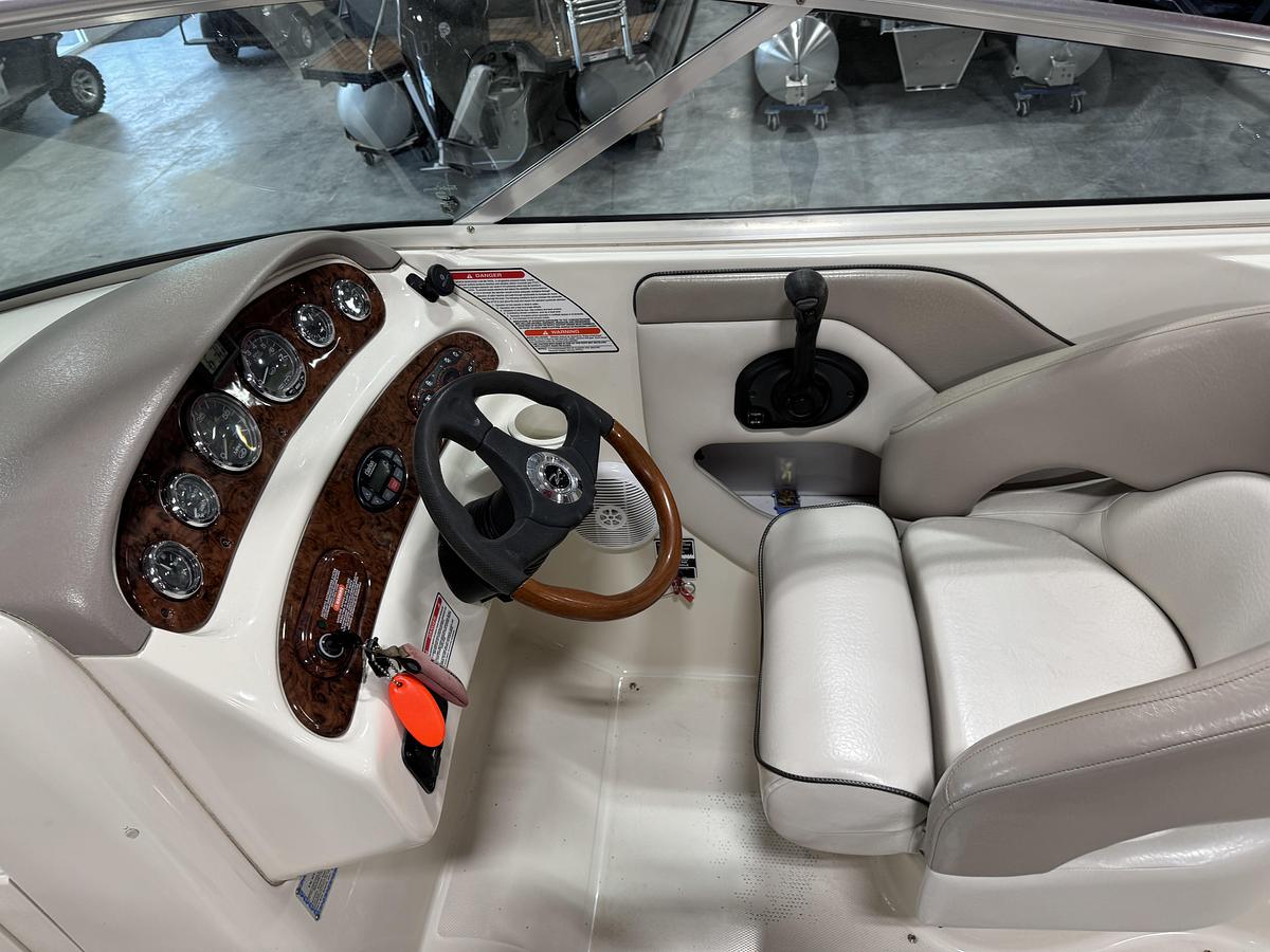 Used 2004 Sea Ray 270 Sun Deck