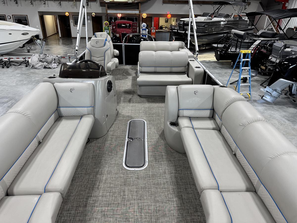 Used 2017 Cypress Cay 253 Seabreeze