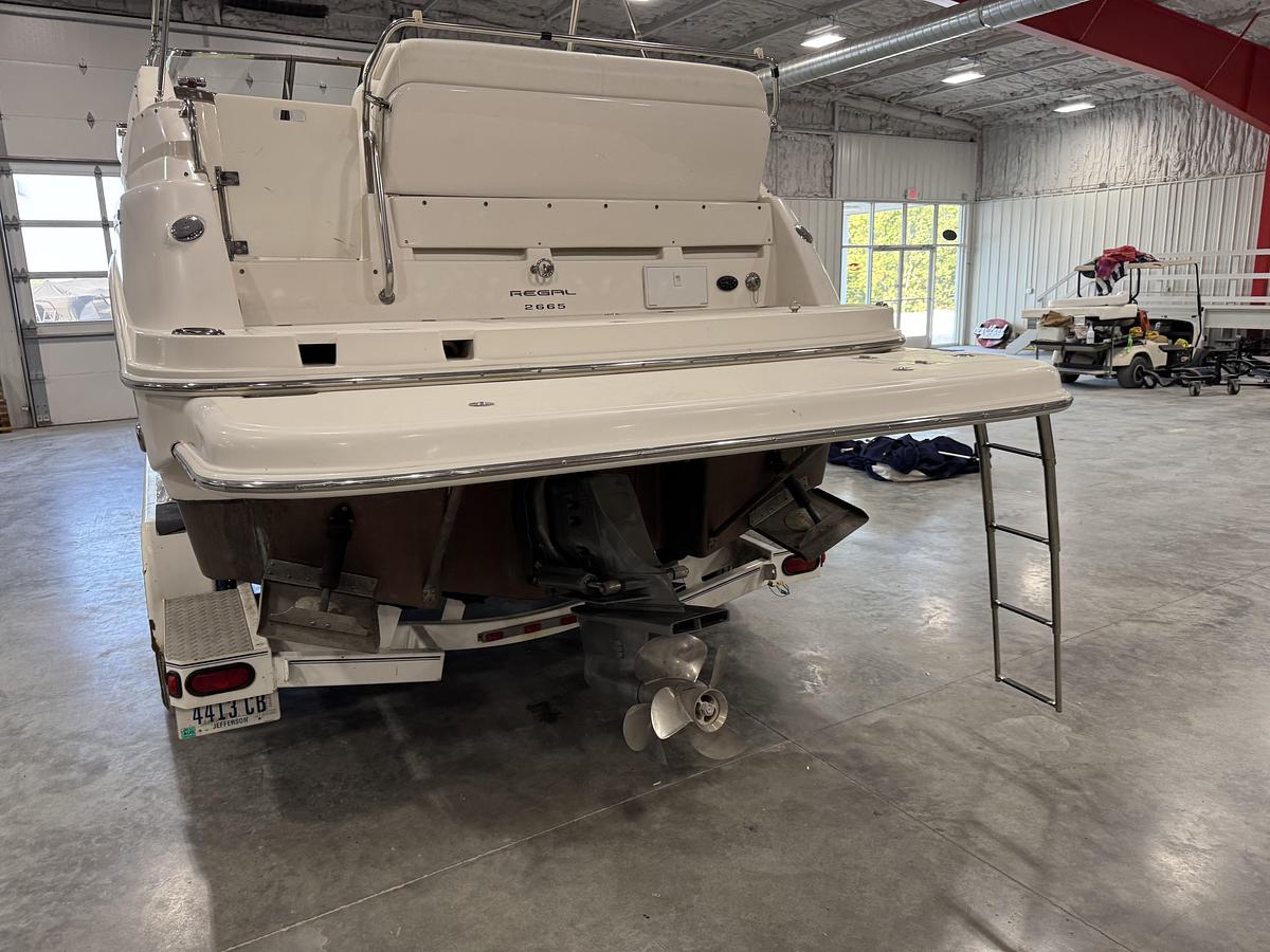 Used 2005 Regal 2665 Commodore