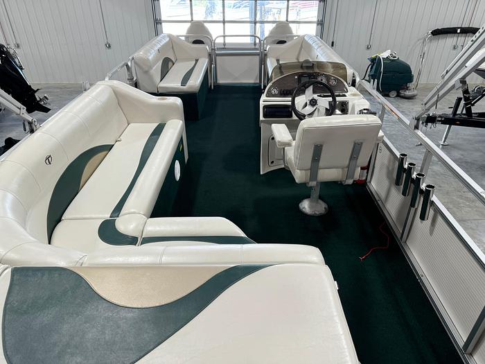 Used 2010 Avalon EBF 240 Tritoon