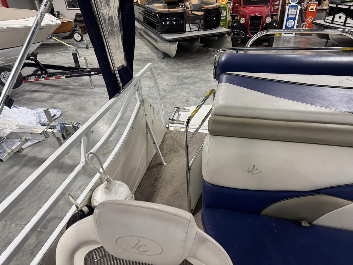 Used 2008 JC TriToon 306
