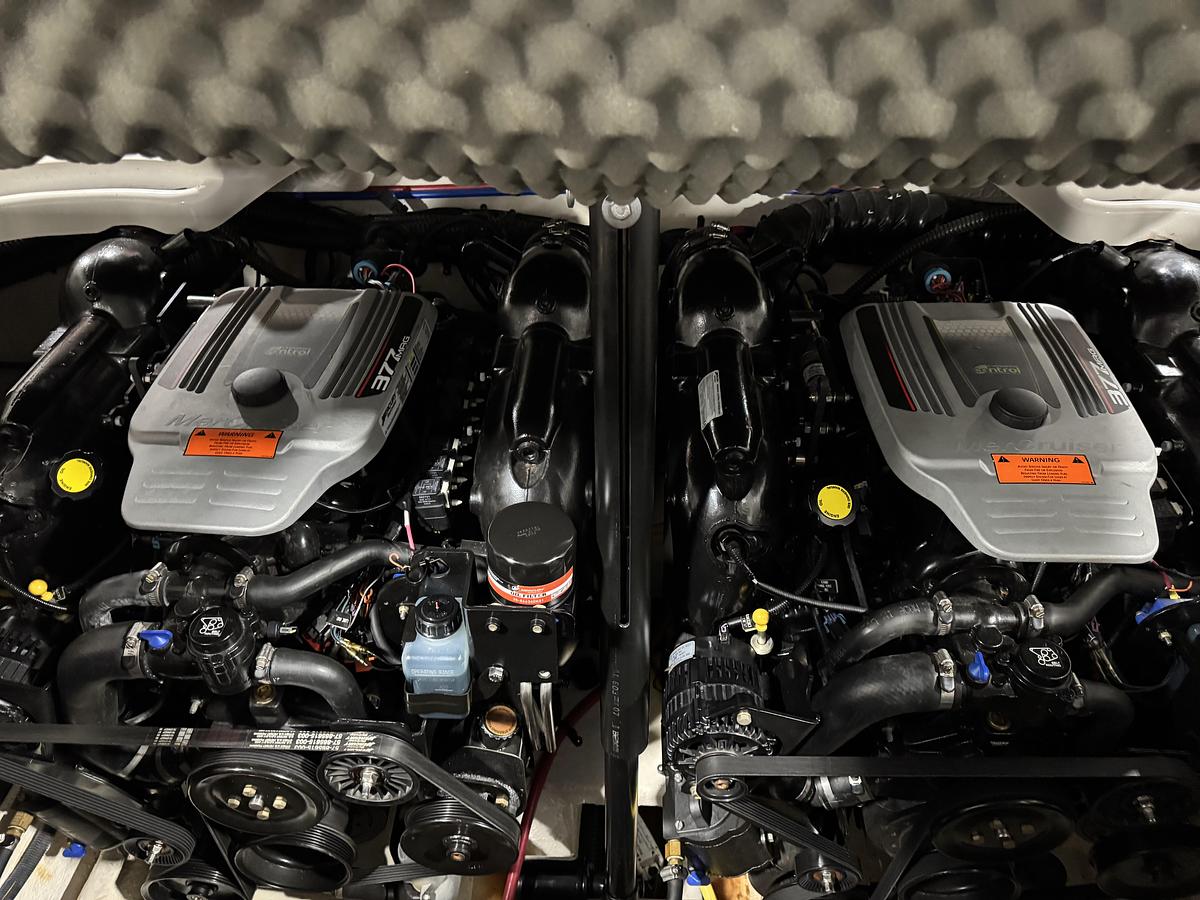 Used 2012 Crownline 325 SS