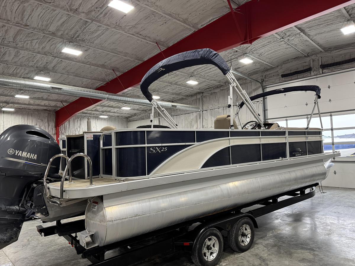 Used 2019 Bennington SX 25