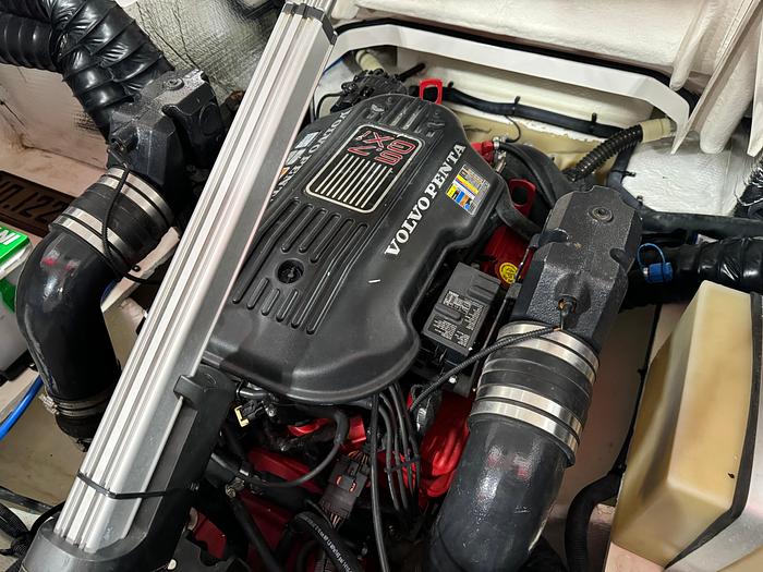 Used 2009 Regal 2700 Bowrider