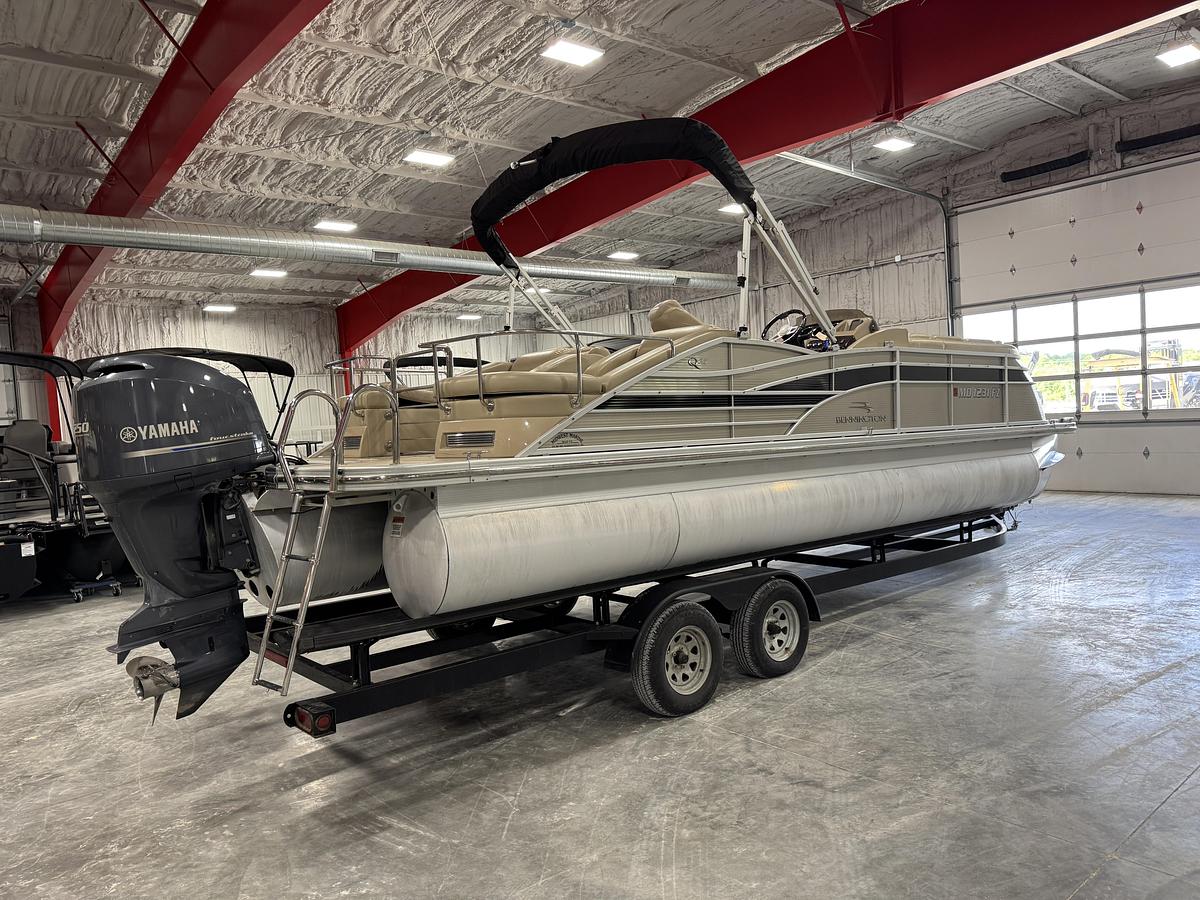 Used 2012 Bennington Q-25