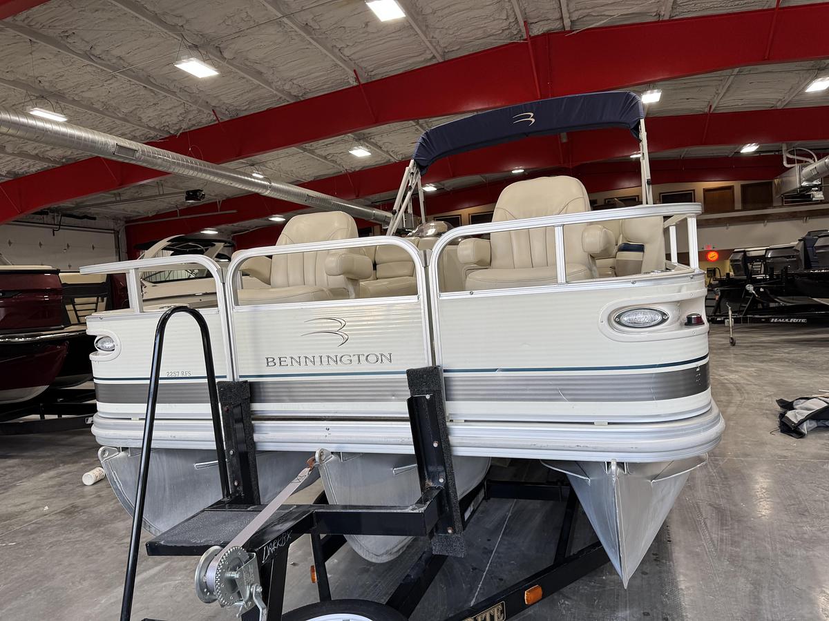 Used 2007 Bennington 2257 RFS