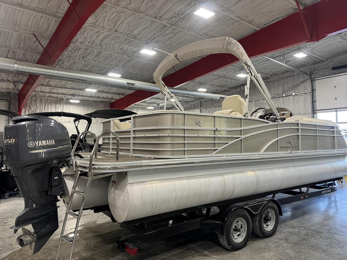 Used 2014 Bennington Q-25