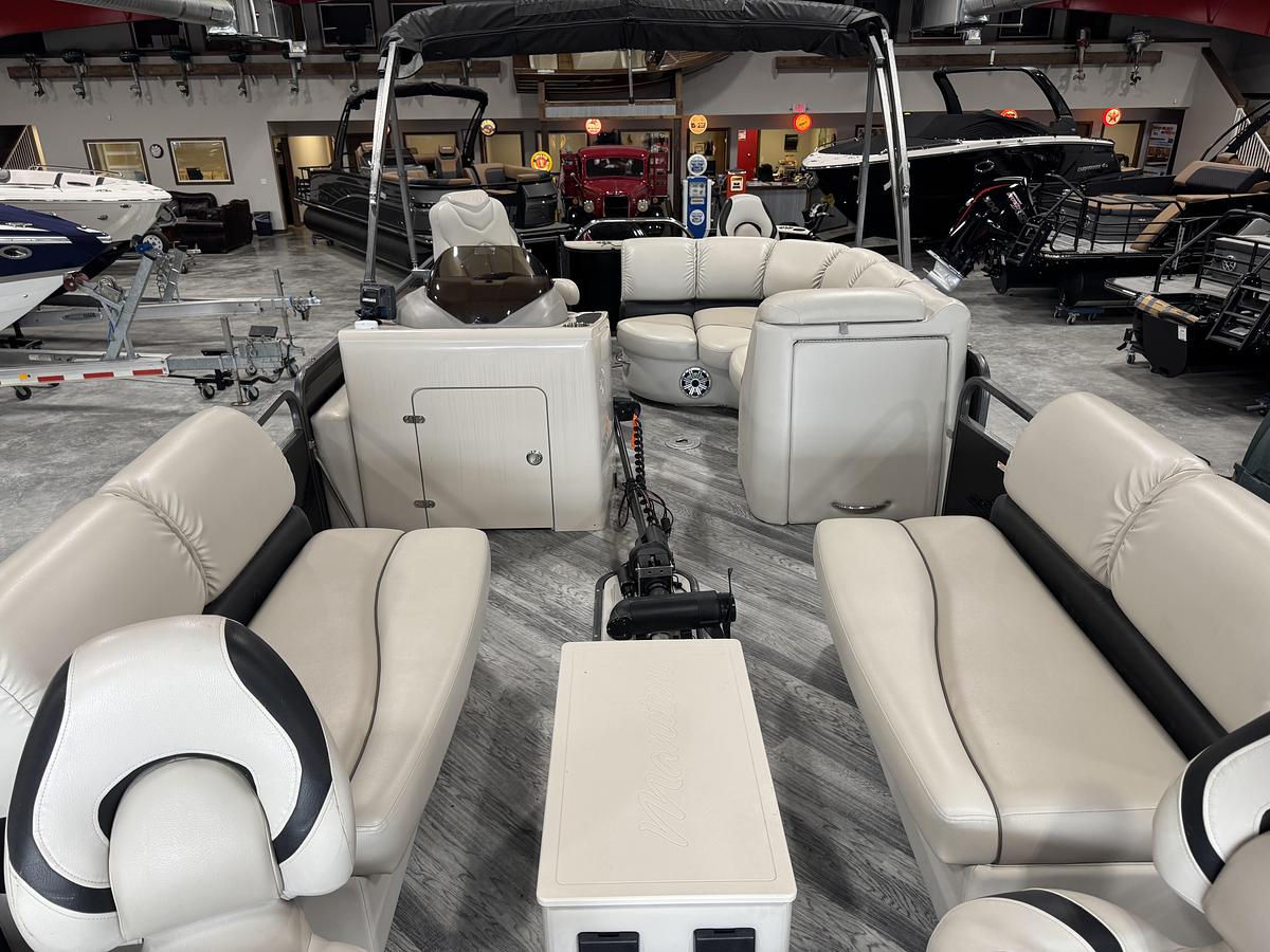 Used 2016 Manitou 24 LE Fish