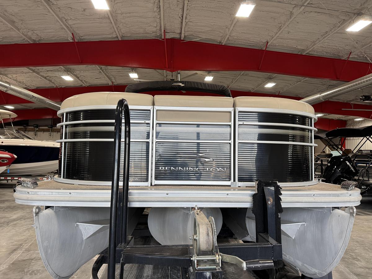 Used 2010 Bennington 2250 RCW