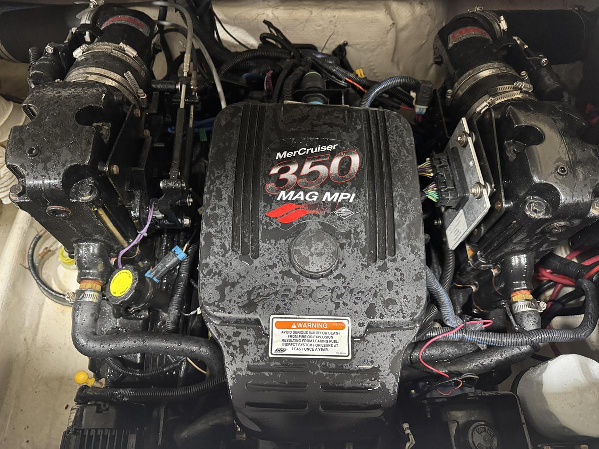 Used 2007 Rinker 246 BR