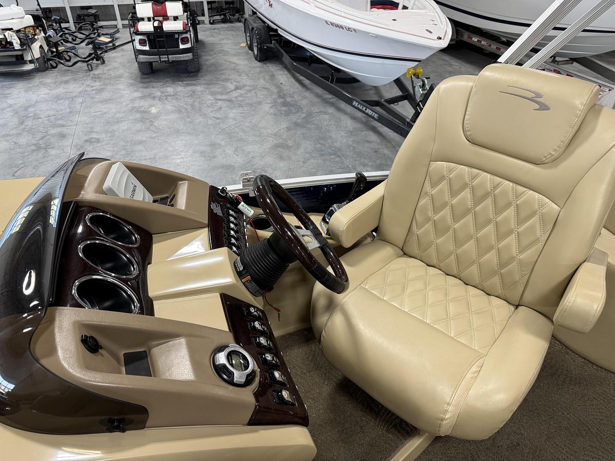 Used 2015 Bennington 2875 QCW