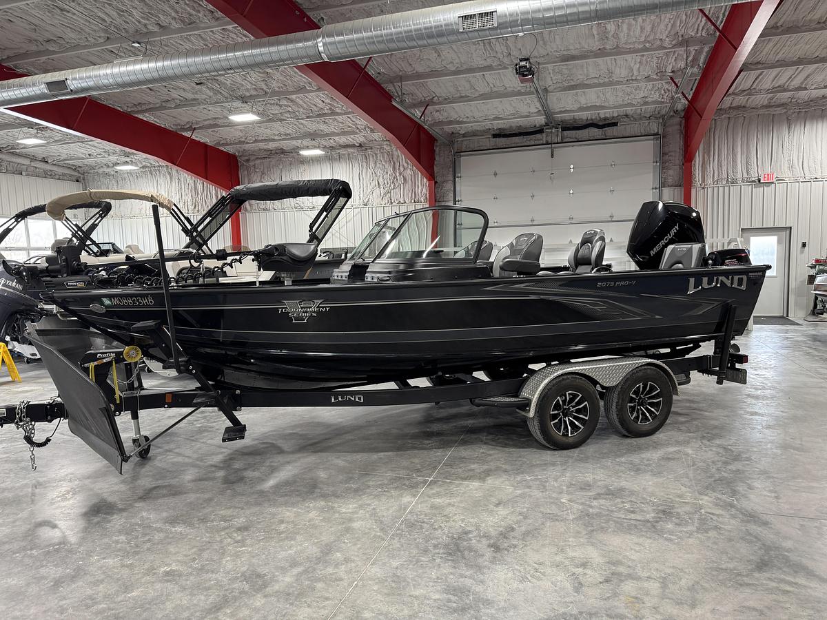 Used 2024 Lund 2075 Pro Vee