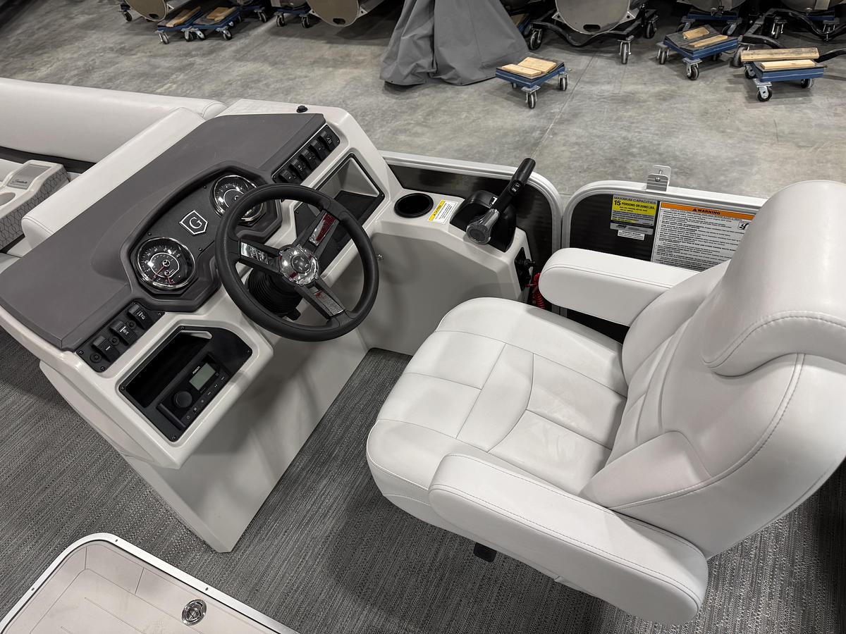 Used 2023 Sweetwater 2286