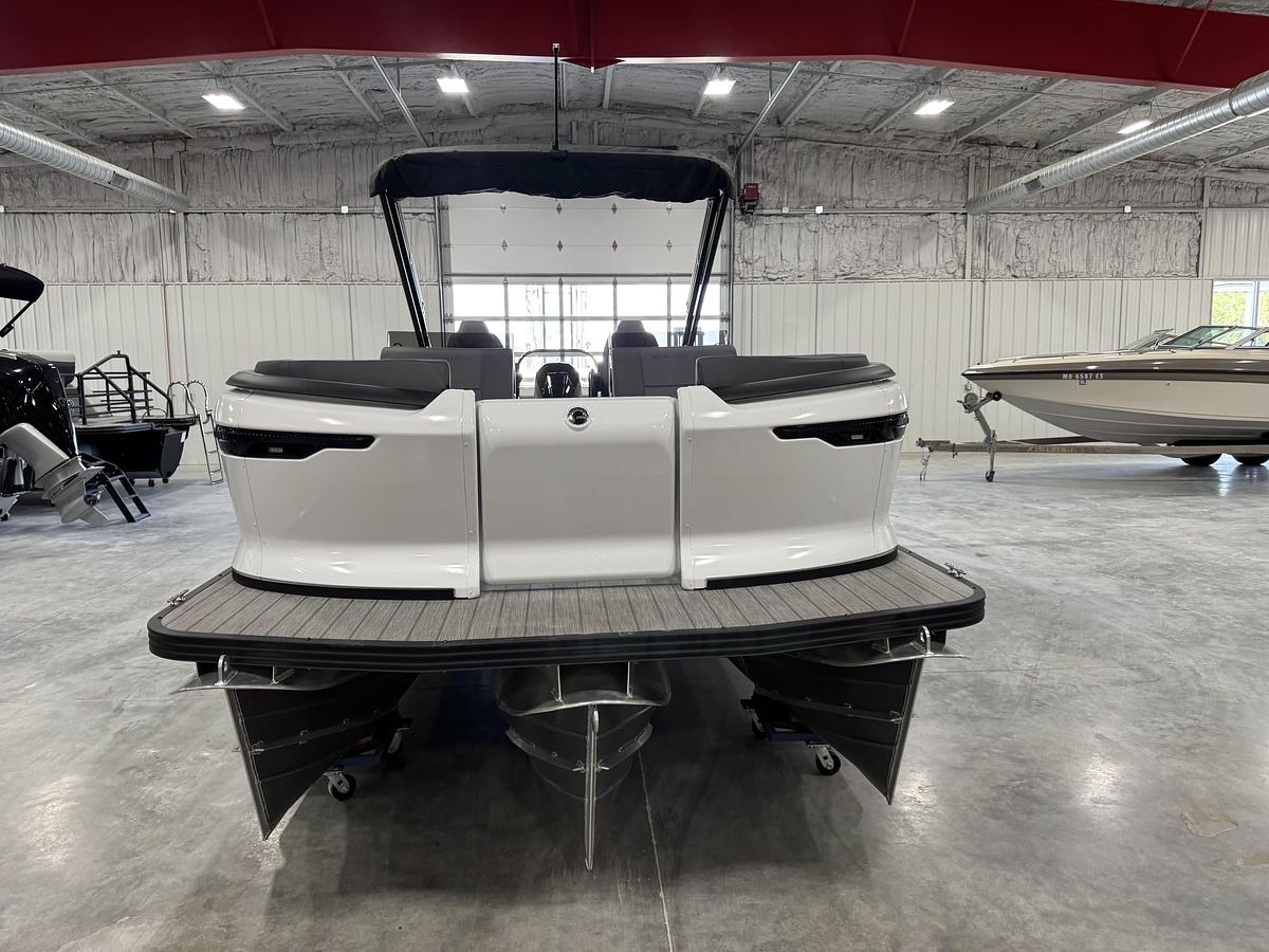 Used 2025 Manitou 26 Explore