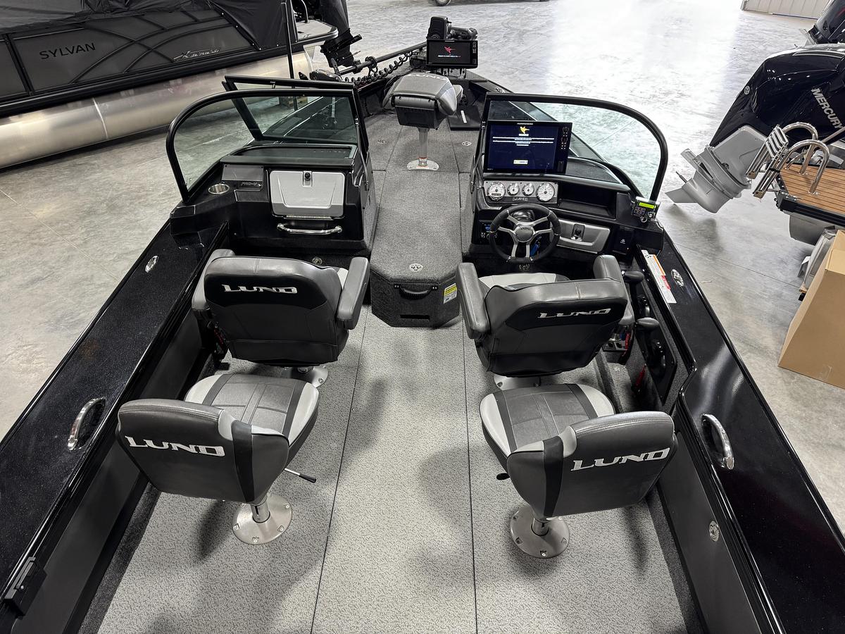 Used 2024 Lund 2075 Pro Vee