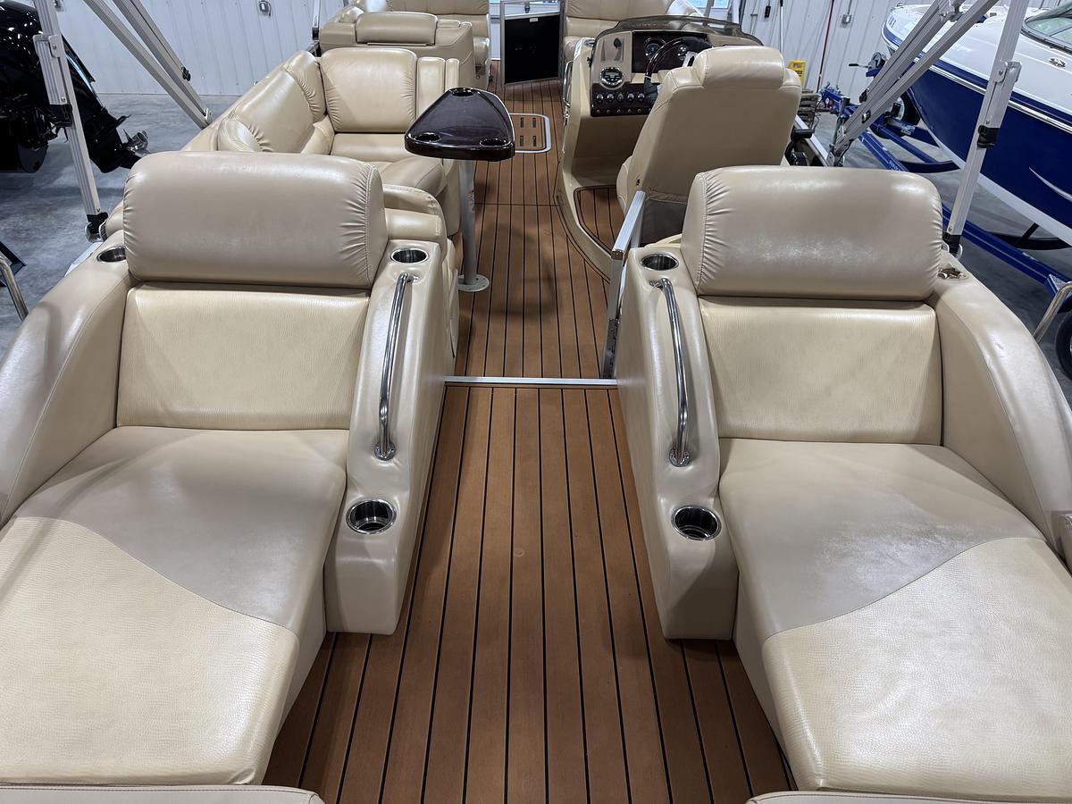 Used 2011 Bennington 2575 RCW I/O