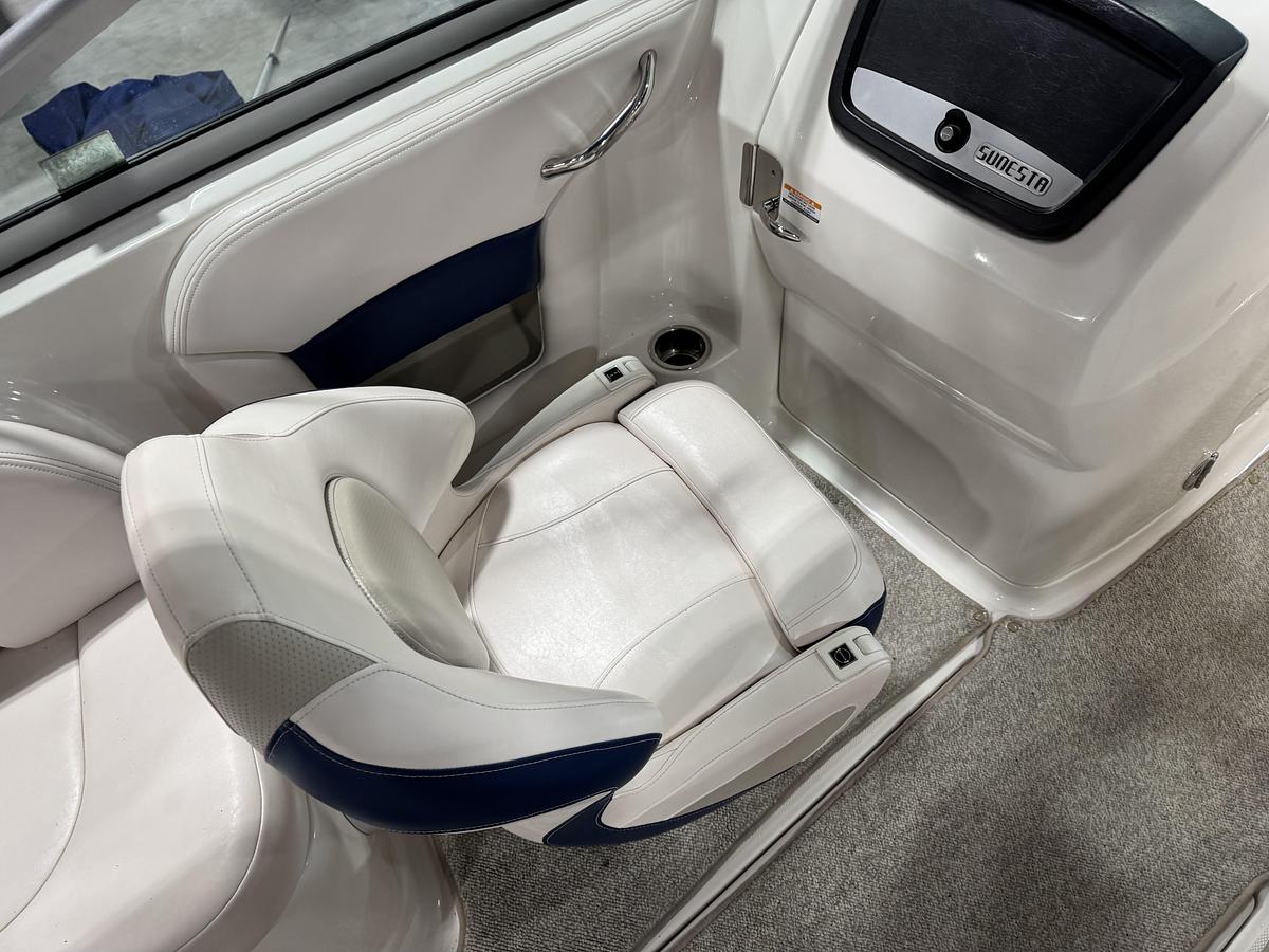 Used 2008 Chaparral 244 Sunesta