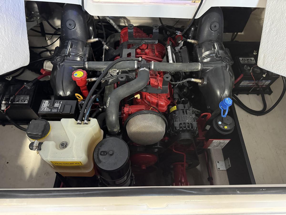 Used 2015 Regal 2800