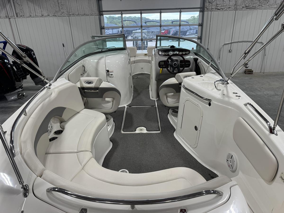 Used 2006 Chaparral 254 Sunesta
