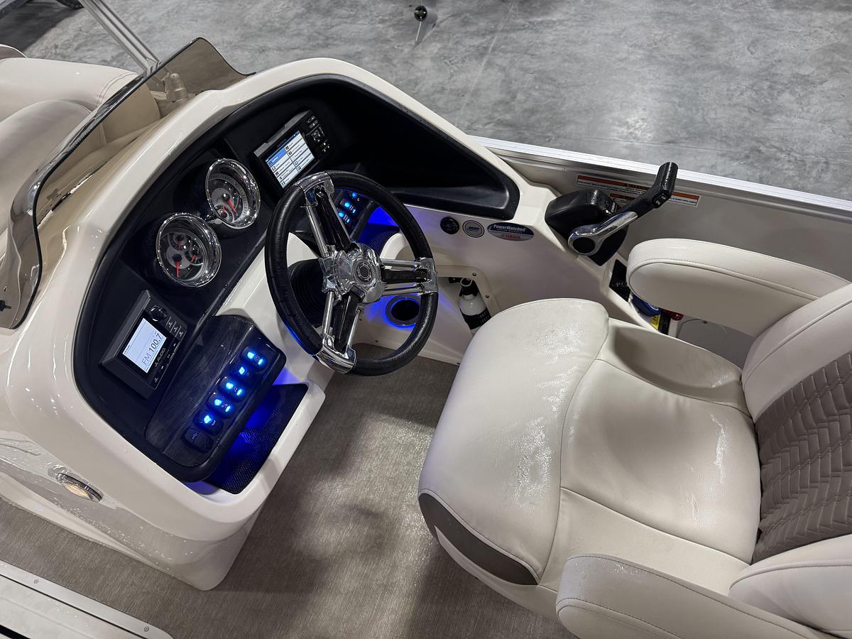 Used 2017 Avalon 2585 Catalina