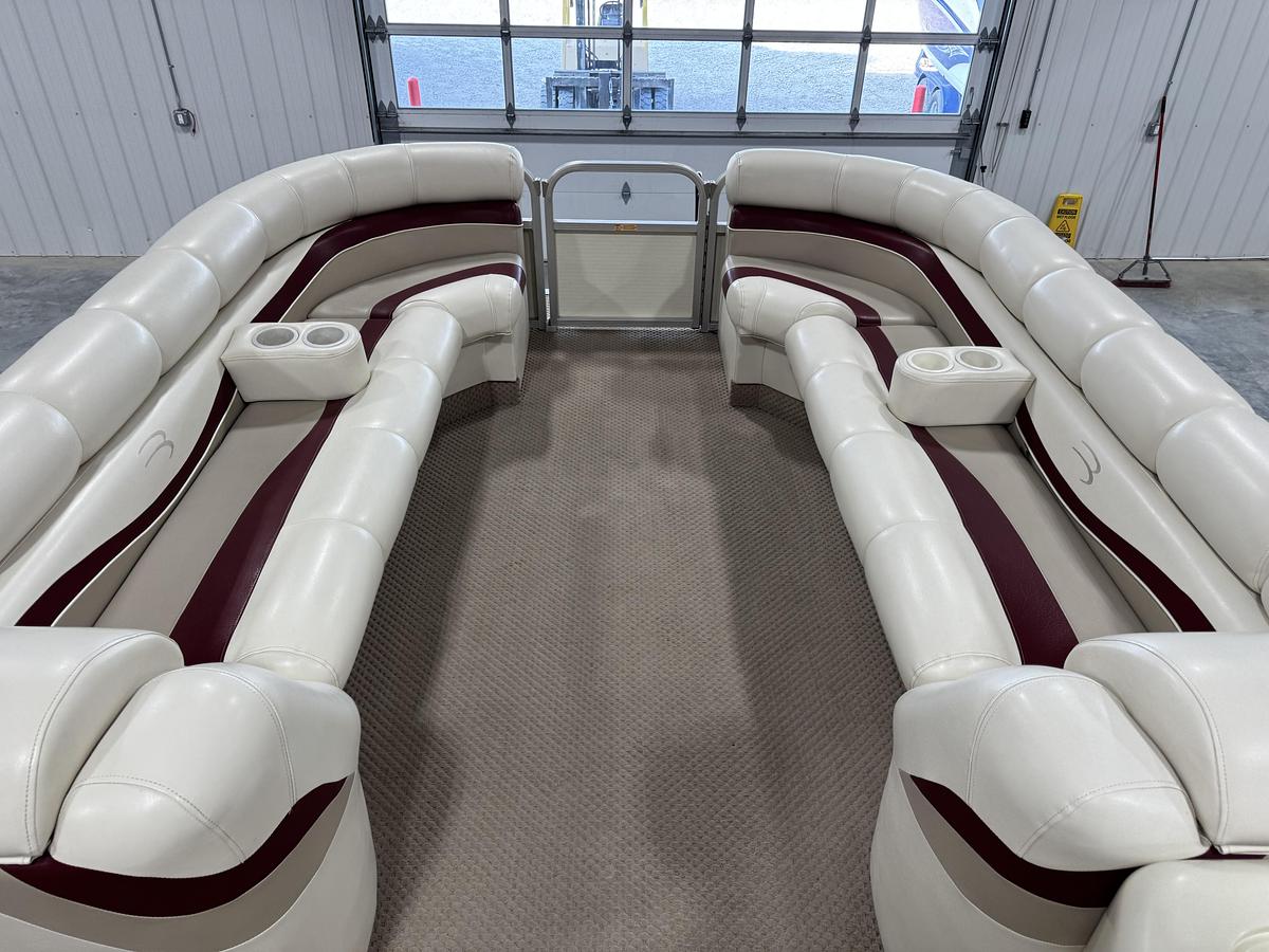 Used 2001 Bennington 2575 RLX