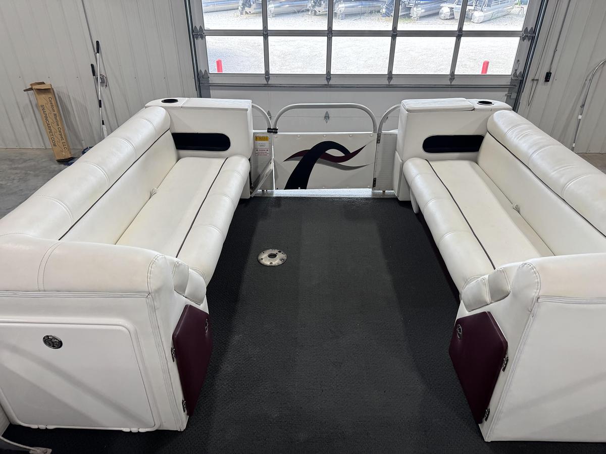 Used 2008 PlayCraft 2600 Clipper