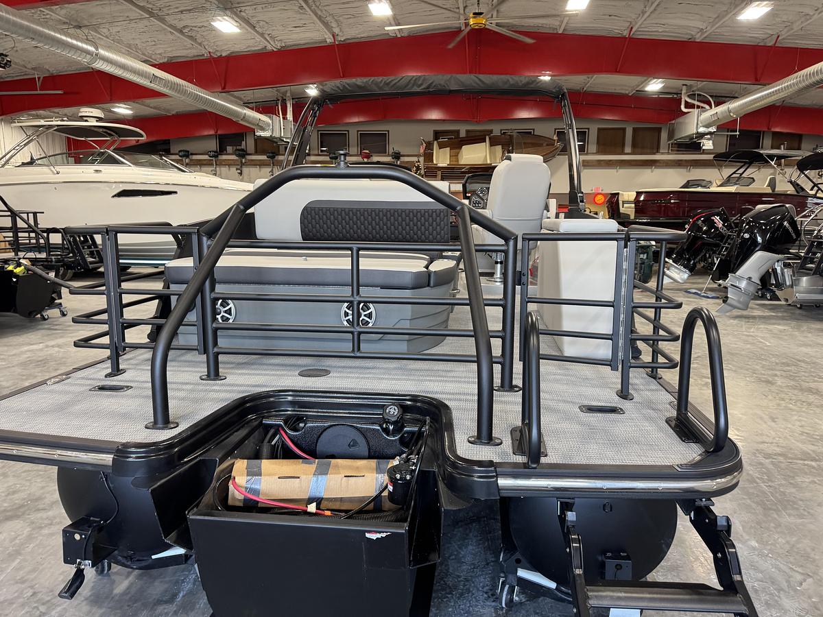 2026 Sylvan L-5 Platinum