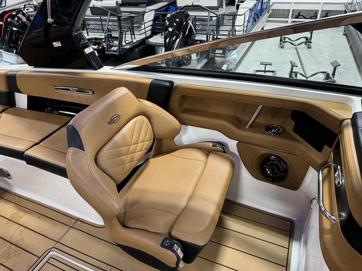 Used 2023 Chaparral 305 SSX
