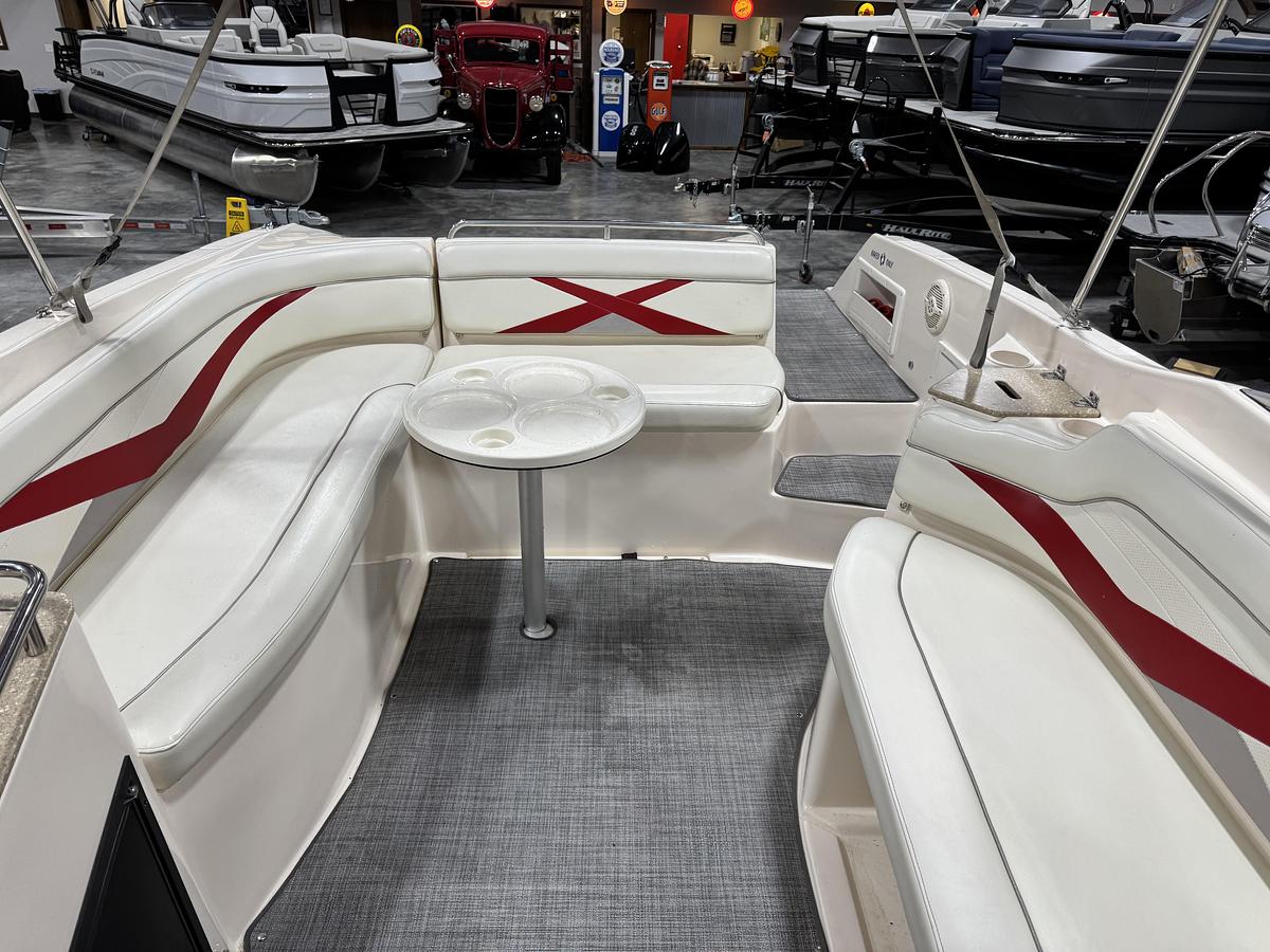 Used 2005 Rinker 282 BR