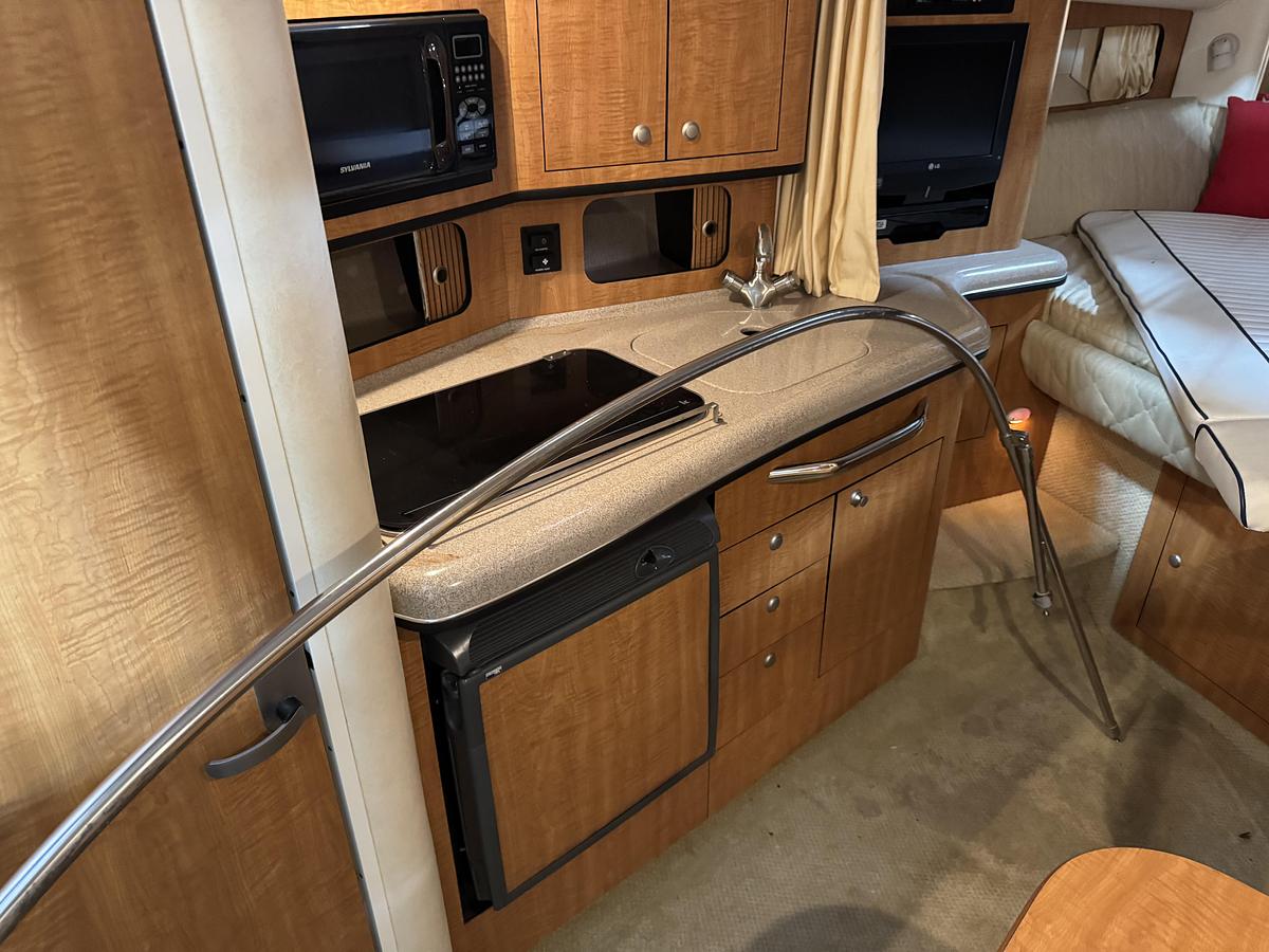 Used 2005 Sea Ray 300 Sundancer