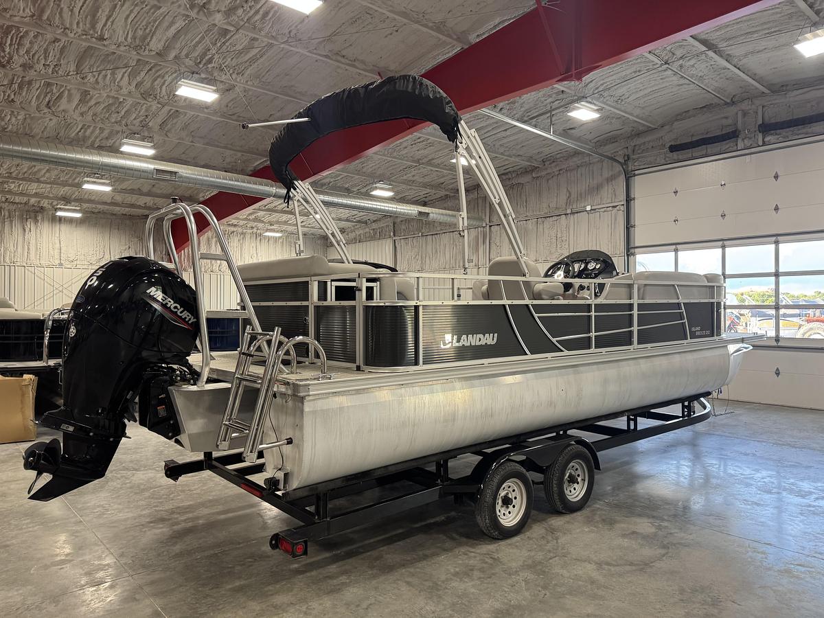 Used 2022 Landau 252 Island breeze