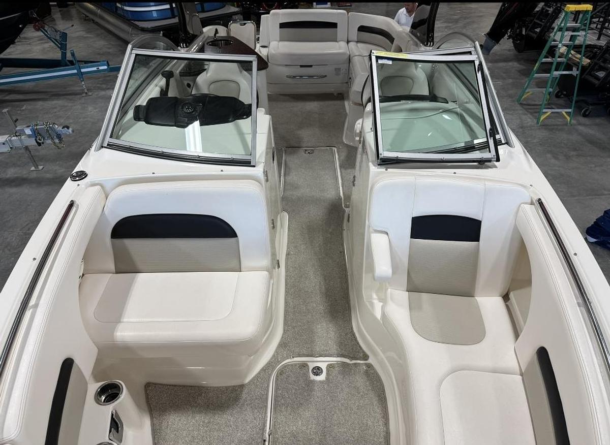 Used 2009 Chaparral 284 Sunesta