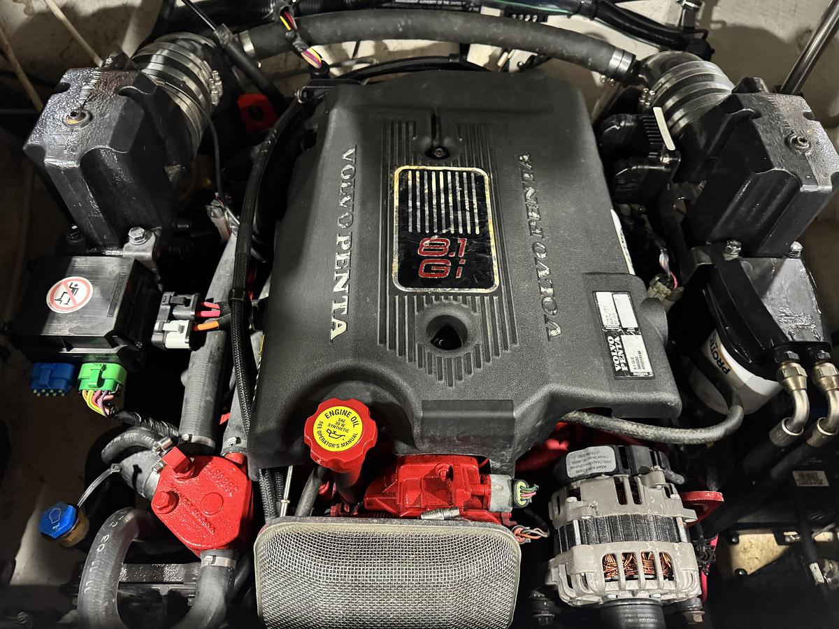 Used 2004 Rinker 282 BR