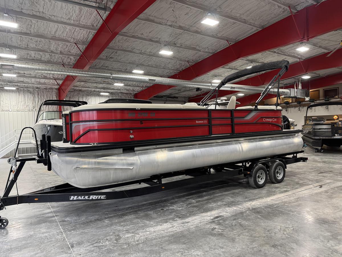 Used 2019 Cypress Cay 252 Island Breeze