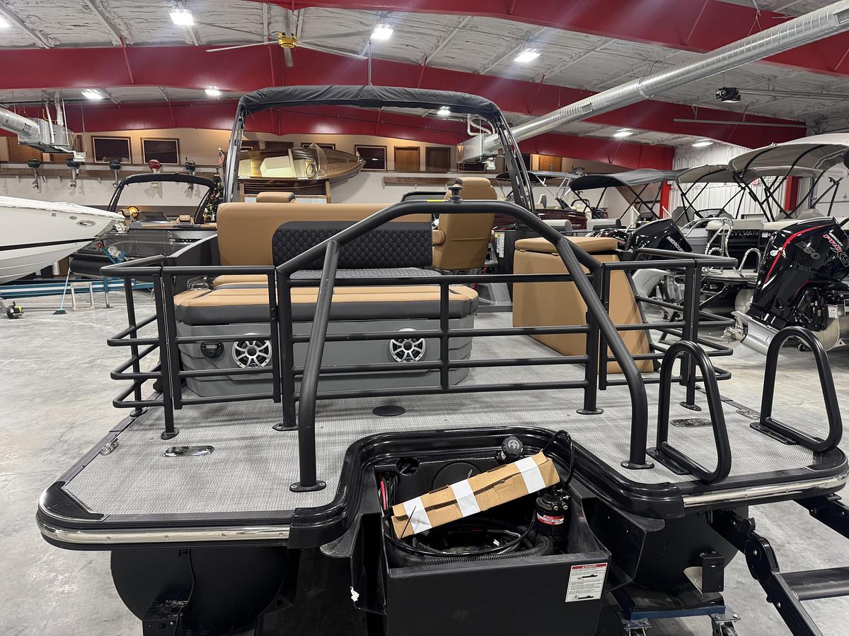 2026 Sylvan L-5 Platinum