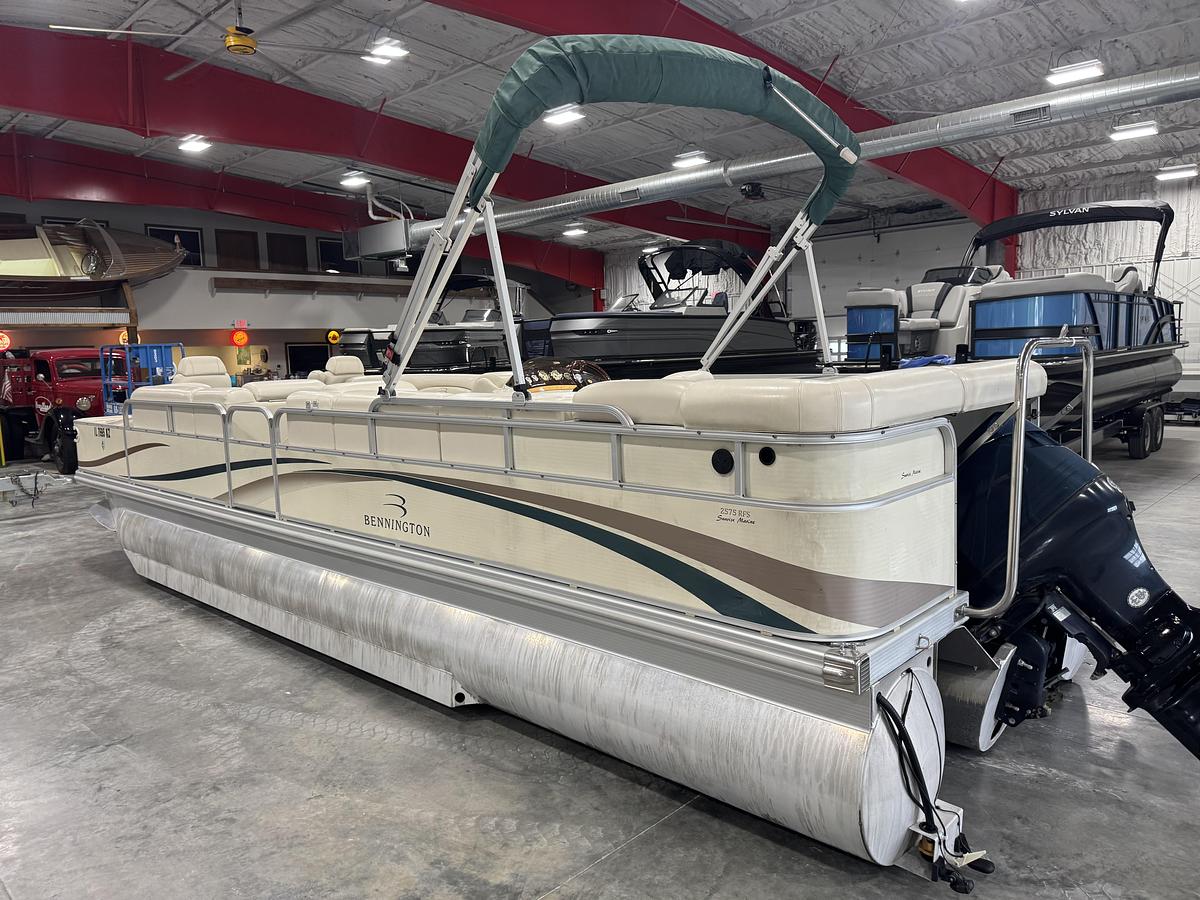 Used 2004 Bennington 2575 RL