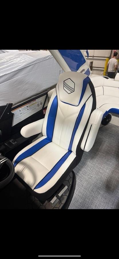 2026 South Bay 25 Sport Twin