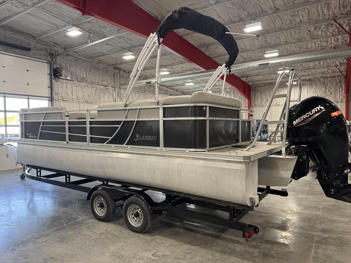 Used 2022 Landau 252 Island breeze