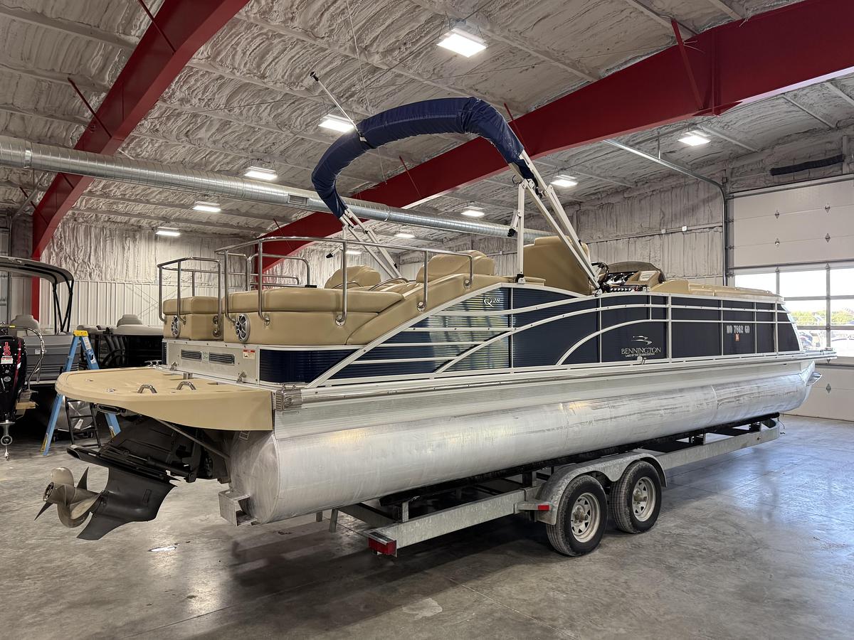 Used 2015 Bennington 2875 QCW