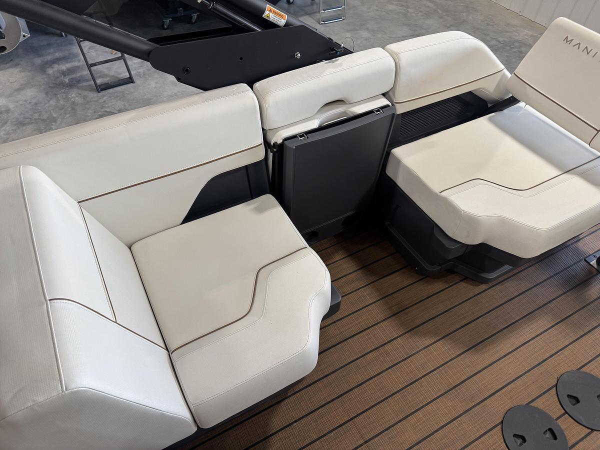 2025 Manitou 26 Explore