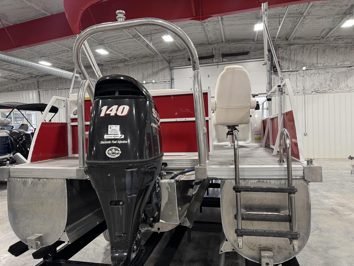 Used 2015 JC Tritoon 241 TT Sport