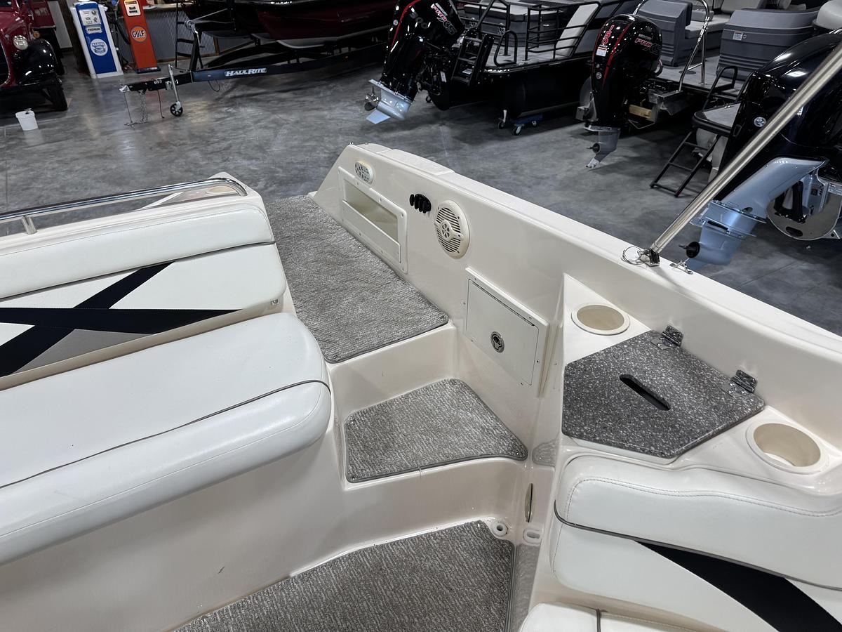 Used 2004 Rinker 282 BR