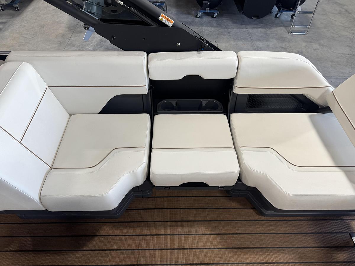 2025 Manitou 26 Explore