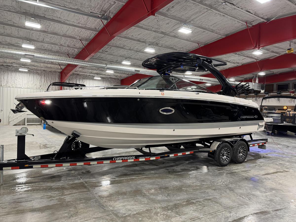 Used 2023 Chaparral 30 Surf