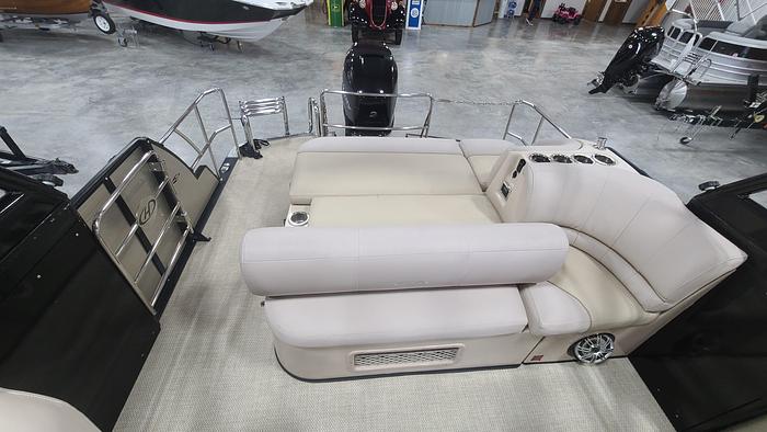 Used 2016 Harris Grand Mariner 270