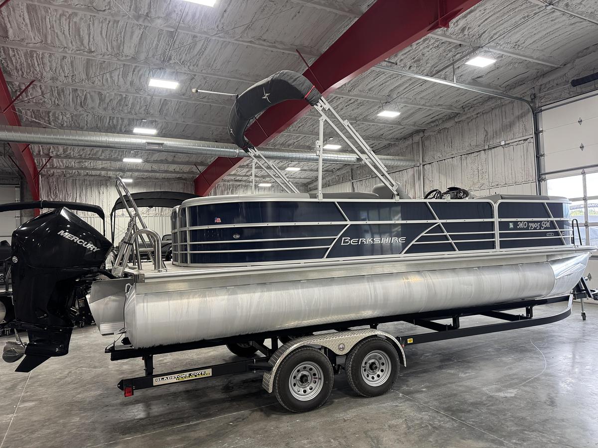 Used 2021 Berkshire 24 RFX TriToon